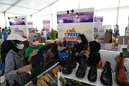 Warga Mojokerto Antusias Ikuti Pesta Rakyat Simpedes 2022