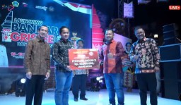 Dua Nasabah Bank Jatim di Gresik lagi Hoki, Dapat Hadiah Tabungan Rp100 Juta