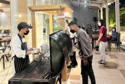 Angkringan All You Can Eat Santika Jadi Pilihan Menarik Menikmati Malam Minggu