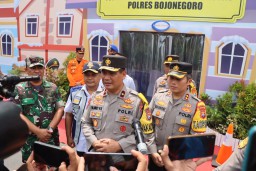 Wakapolda Jatim Cek Pengamanan Tahun Baru di Perbatasan Jatim-Jateng
