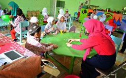 Insentif Guru TK dan PAUD di Gresik Cair