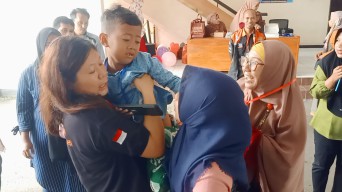 Ketakutan, Seorang Anak Kabur saat Sunat Massal di Jember
