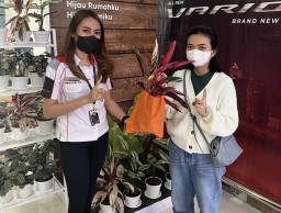Peduli Lingkungan, MPM Honda Jatim Bagikan 15.000 Bibit Bunga