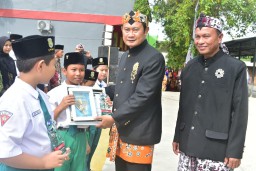 Hari Amal Bakti, Bupati Lamongan Apresiasi Insan Pendidikan