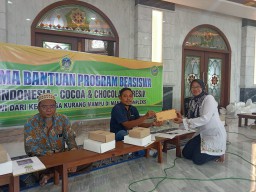 Biaya Pendidikan Anak Sekolah di Manyar Kompleks Dibantu CSR, Perusahaan Apa?