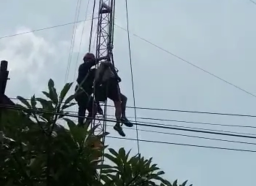 Teknisi Tewas di Ketinggian 10 Meter saat Pasang Kabel Tiang Orari