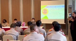 Peserta Pendidikan Peserta Pendidikan Pengembangan Spesialis Perwira Menengah Polri Praktik di Smelting