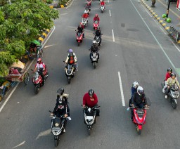 Tips Aman Berkendara Saat Berpuasa, Yuk Simak!