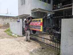 Warga Randuagung Tutup Paksa Sebuah Kos-kosan, Kenapa?
