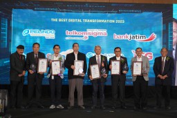 Digital Technology & Innovation Awards 2023 Beri Tiga Penghargaan Pada Bank Milik Pemprov Jatim