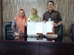Bersama Dekranasda, Smelting Akan Kembangkan Batik Khas Gresik