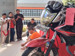 Pakai Obeng dan Cutter, Pemuda Asal Jepara Gagal Curi Motor di Gresik