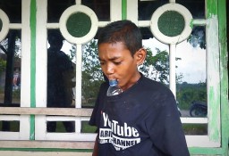 Farhan Bocah Viral Asal Kedungadem Ternyata Kecanduan Hirup Bensin