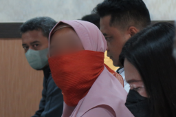 Tersangka Pelemparan Kotoran ke Rumah Tetangga di Sidoarjo Divonis Satu Bulan Penjara