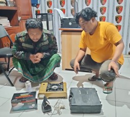 Usai Garong Galeri Batik di Cerme, Maling di Gresik Ini Posting Barang Curian di Facebook