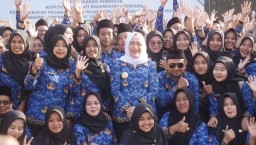 Bupati Bojonegoro Anna Mu'awanah Serahkan SK PPPK Guru, Begini Pesannya