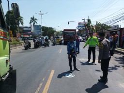 Miris, Karyawan Pabrik di Gresik Ini Terlindas Truk Saat Berangkat Kerja