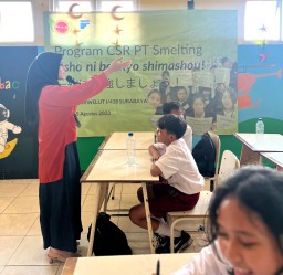 Siswa SDN Sumur Welut 1 Surabaya Belajar Bahasa Jepang Bersama Smelting