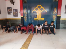 Hore, 13 Narapidana di Gresik Bebas Setelah Dapat Remisi Momen HUT-RI