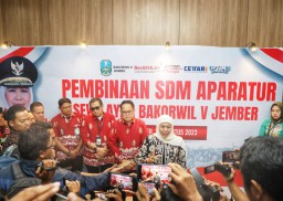 Pada Pembinaan ASN Se-Bakorwil V Jember, Khofifah Ajak Bangun Mutual Understanding, Mutual Trust dan Mutual Respect