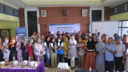 Kenalkan Fitur SwaCAM PLN Mobile, Srikandi PLN Ajak Masyarakat Manfaatkan Kemudahannya