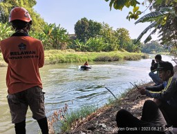 Sedih, Anak 12 Tahun di Gresik Belum Ketemu Setelah Tenggelam di Sungai