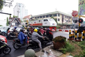 Perlintasan KA Bayeman Bojonegoro-Babat Ditutup 3 Hari, Ini Jadwal dan Jalur Alternatifnya