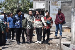 Betonisasi Jalan Desa Banjar Panji Tanggulangin Dapat Atensi Bupati Sidoarjo