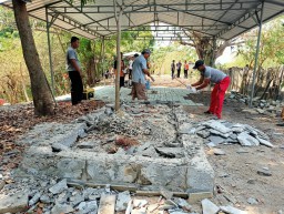 Ada Makam di Desa Suci Gresik Dibongkar, Kenapa?