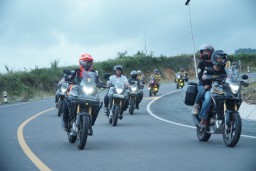 Cari Aman Berkendara Motor di Malam Hari, Persiapkan Hal ini