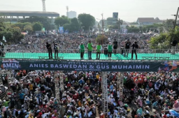 Mlaku Bareng AMIN di Sidoarjo Diikuti 1,2 Juta Orang, Meledak!!