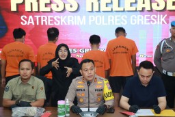 Polres Gresik Tetapkan Delapan Tersangka Kasus Kerusuhan di Stadion Gelora Joko Samudro