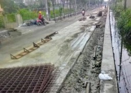 Jalan Raya Sumput Driyorejo Langganan Banjir, Pemkab Tinggikan Jalannya