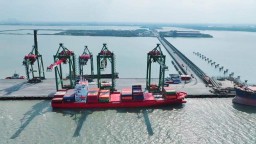 Akhir 2023, Terminal Teluk Lamong Dipercaya Layani Rute ke India dan Timteng