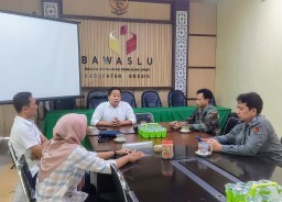 Bawaslu Gresik Janji Telusuri dan Pelajari Kegiatan Kades yang Menyatakan Log In Relawan Jawi Wetan