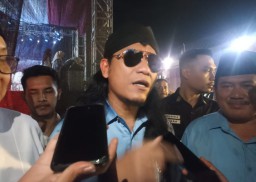 Ribuan Jama'ah Gus Miftah Hadir, Ini Penyampaian Soal Prabowo - Gibran di Bojonegoro