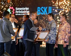 Petrokimia Gresik Raih Penghargaan LightHouse 4.0 dari Kemenperin