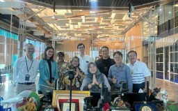 Sebarkan Informasi Aktivitas Pemberdayaan Masyarakat, PT Smelting Kunjungi Radio Suara Surabaya