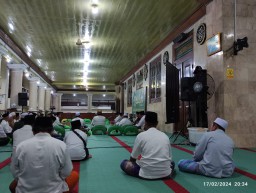 Urai Problematika Kiwari Ummat, 101 Kyai Kampung di Gresik Kota Berkumpul Gelar Halaqoh