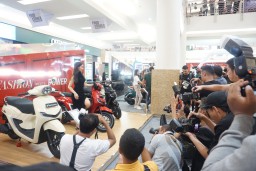 Ribuan Masyarakat Saksikan Launching New Honda Stylo 160, Dimeriahkan Gildcoustik