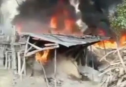 Penyulingan Minyak di Bojonegoro Terbakar,  4 Ton Minyak Mentah dan 3 Drum Solar Ludes