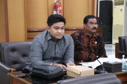 Dewan Nilai Pemkab Gagal Prioritaskan Tenaga Kerja Lokal Masuk Industri di Gresik