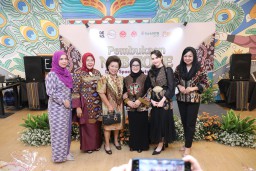 Launching NTB Zone, Pj. Ketua Dekranasda Jatim Isye Harap Kerjasama IKM Binaan Jatim-NTB Semakin Luas dan Berkembang