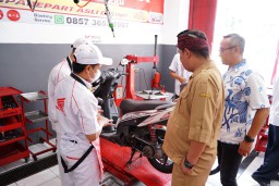 Perkuat Sinergi Dunia Pendidikan, MPM Honda Jatim Resmikan Program Vokasi Berbasis TEFA di SMK Al Huda Kediri