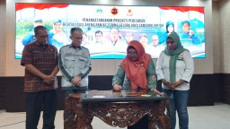 Revitalisasi Wall Climbing, Smelting Dukung Pengglembengan Atlet Gresik Berprestasi