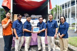Petrokimia Gresik Bersama Satgas Bencana Nasional BUMN Wilayah Jawa Timur Gerak Cepat Kirimkan Bantuan Tahap Pertama Untuk Korban Terdampak Gempa Bumi Di Pulau Bawean
