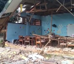 Gempa Bawean Gresik, SD Negeri Rusak Parah