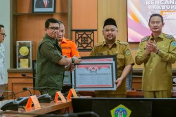 Kepala BNPB Letjend Suharyanto Minta Pemenuhan Kebutuhan Dasar Korban Gempa Bawean Diutamakan