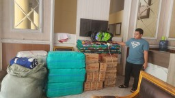 PKB Gresik Kirim Bantuan 1 Truk ke Bawean, Bantu Warga Terimbas Gempa