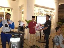 Momen Ramadhan : Komunitas CBR 250 CC Malang Berbagi Kebaikan dan Jajal Honda EM1 e: